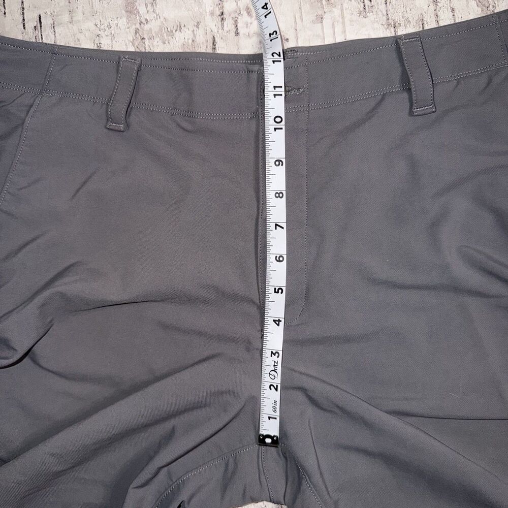 Under Armour Men’s Golf Shorts Gray Heatgear Performance Flat Front Size 38 - Picture 5 of 6